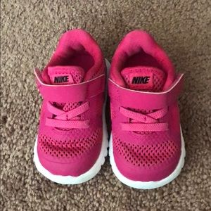 Nike toddler sneakers